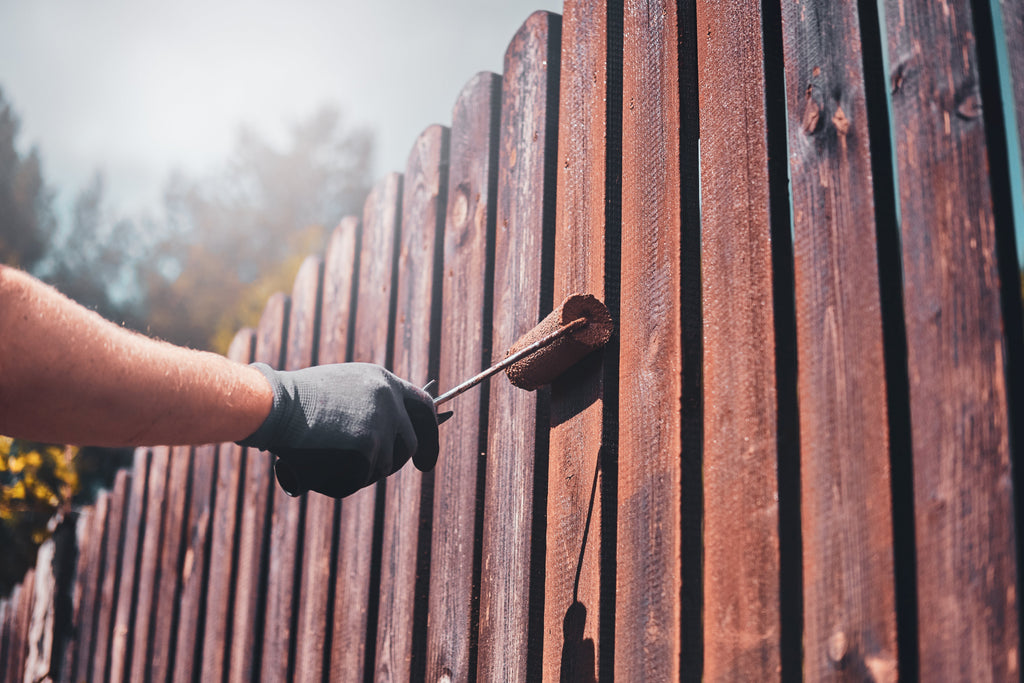 How to Paint a Fence Like a Pro | Blog Paintlab